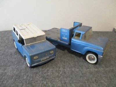 VINTAGE STRUCTO STATION WAGON + CAMION AGRICOLO - SET ACCIAIO PRESSATO BLU (2) - LEGGI - Immagine 1 di 4