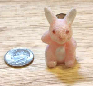 Unbranded Small 3D Pink Fuzzy Easter Bunny Rabbit Pin / Brooch-Easter - Picture 1 of 5
