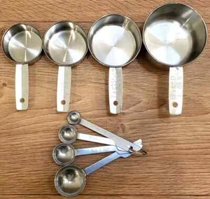 Set misurini e cucchiai in acciaio inox - accessori cucina cucina. - Foto 1 di 7