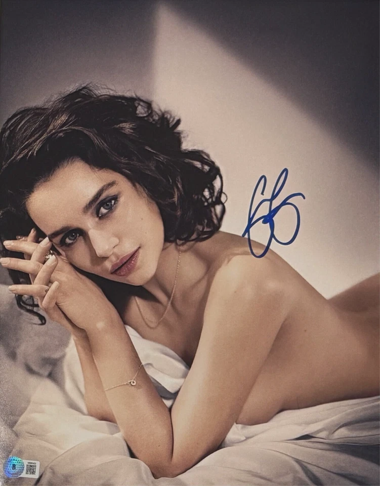 艾米莉亚·克拉克签名 11 x 14 照片贝克特基础见证 — 第 1/1 张图片