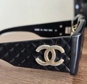 CHANEL Vintage Sunglasses Coco Mark Matelasse Quilted Black Gold 0003 00 Italy - Picture 1 of 10