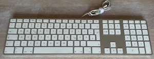 ✅ Apple Keyboard, schnurgeb. USB Alu Tastatur mit Ziffernblock, deutsch, Rg.MwSt - Bild 1 von 2