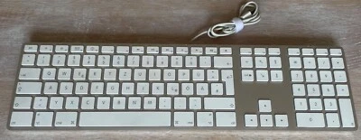 ✅ Apple Keyboard, schnurgeb. USB Alu Tastatur mit Ziffernblock, deutsch, Rg.MwSt - Bild 1 von 2