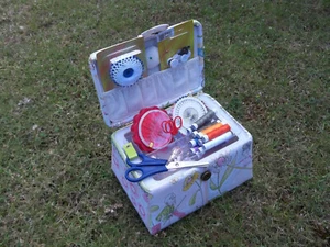 Nähkästchen mit Inhalt, Nähkorb, Handarbeitskorb, inklusive Nähset - Bild 1 von 6