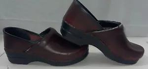 DANSKO Professional Burgundy Leather Size 41/ 10.5 Nursing Clogs Shoes - Picture 1 of 10