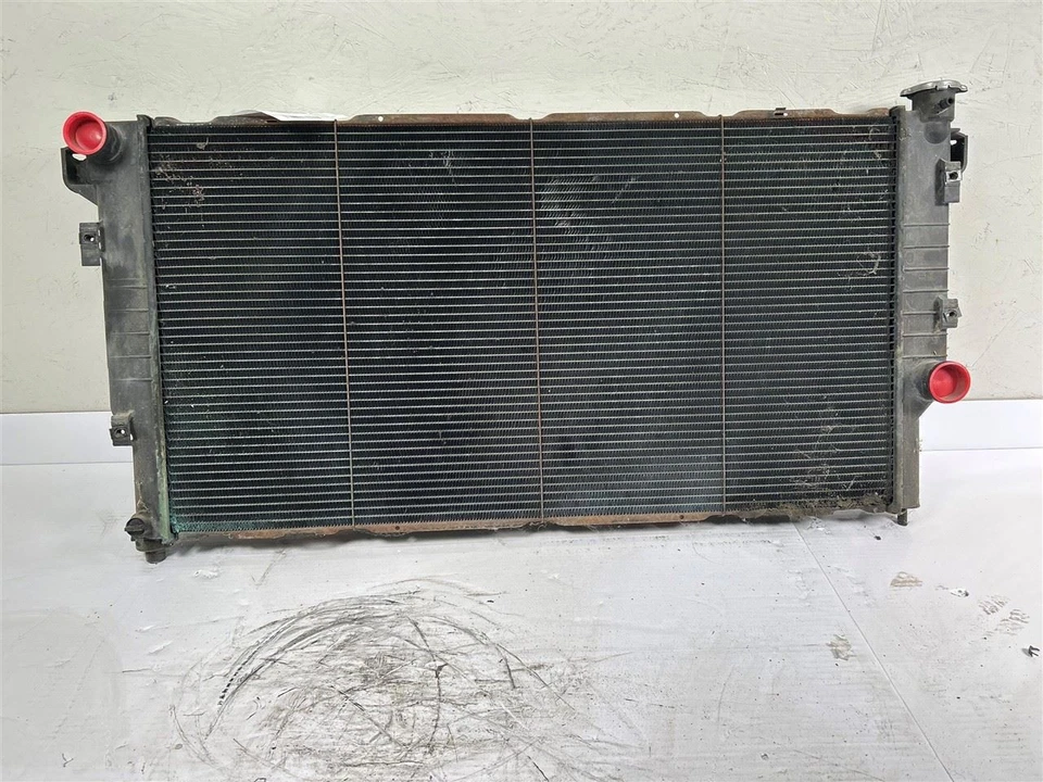 Dodge 2500 1994-2002 camioneta radiador 5,9 L diésel usado OEM Foto 1 de 4