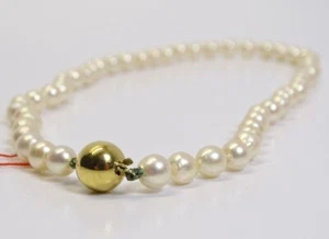 Weiße Damen Perlenkette + Inklusive 14k Gold Verschluss - Vintage - L. 440mm - Picture 1 of 4