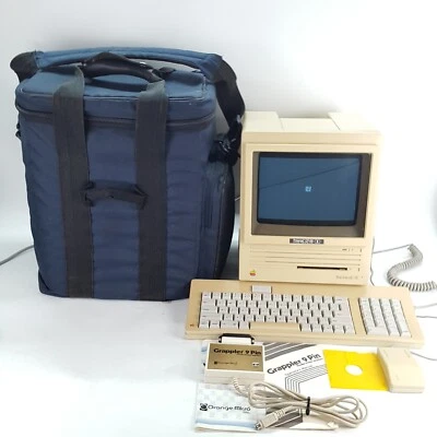 Apple, Macintosh SE M5010 computer with Keyboard, Grapler 9 Pin & Bag - Photo 1/4
