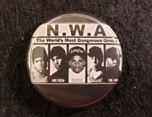 Pin N.W.A - N.W.A GREATEST HITS - Rap y Hip Hop - Imagen 1 de 1