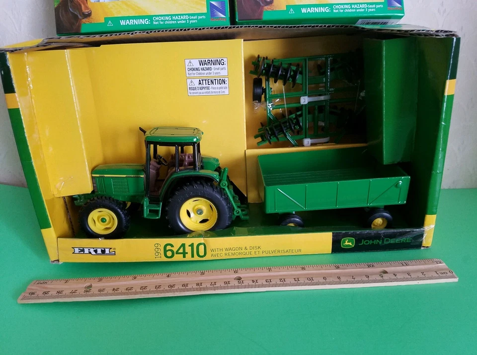 Ertl John Deere 6410 Tractor With Barge Wagon And Disk, 1:32 scale.  Great set.  - Image 1 of 1