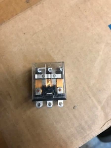 Omron LY3 24VDC Relays. (Box of 20) - Picture 1 of 3