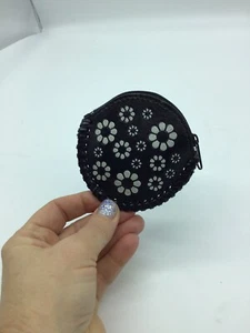 Black Leather Circular Zip Coin Wallet Floral Pattern - Picture 1 of 4