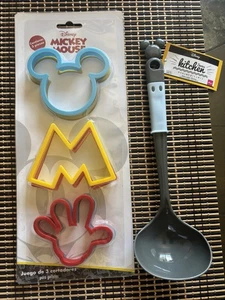 Cortadores de galletas y cuchara para servir de plástico Mickey.  NUEVO - Imagen 1 de 5