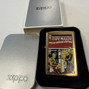 ZIPPO 2000 PIPA MAJOR TABACCO SERIE LATTA ACCENDINO OTTONE NON ACCESO IN SCATOLA X867 - Foto 1 di 6