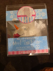 Departamento 56 FREIDA FLAKE Meet the Flakes muñeco de nieve adorno Navidad 56.29113 BRILLO - Imagen 1 de 4