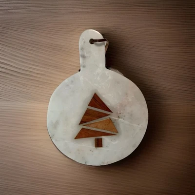 Tabla de cortar/carcutería de árbol de Navidad de mármol y acacia India 12 pulgadas - Imagen 1 de 4