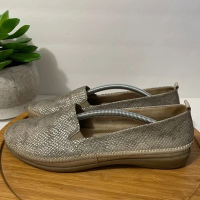 Mocassim feminino Remonte couro metálico estampa de cobra 9 prata conforto escritório plano - Imagem 1 de 4