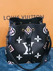 LOUIS VUITTON WILD AT HEART NEO NOE BAG BLACK NEONOE GIANT MONOGRAM ANIMAL PRINT - Picture 1 of 23