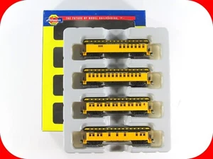 N Scale **CHICAGO & NORTH WESTERN** Overland Passenger Set - ATHEARN 11859 *RARE - Picture 1 of 7