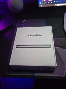 APPLE EXTERNAL OPTICAL USB SUPERDRIVE MD564LL/A SILVER - Picture 1 of 5