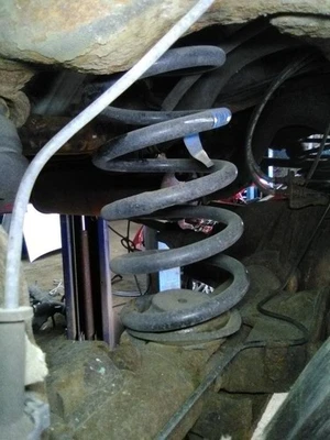 09 GMC Yukon XL 1500 Air/Coil Spring Rear  - Image 1 of 4