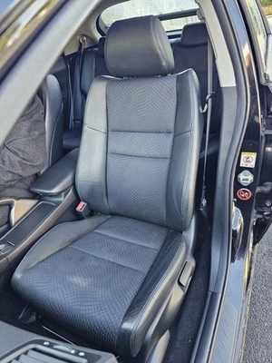 09-2011 HONDA CIVIC MK8 HALF LEATHER PASSENGER SEAT USED GOOD CONDITION OEM PART - Image 1 of 3