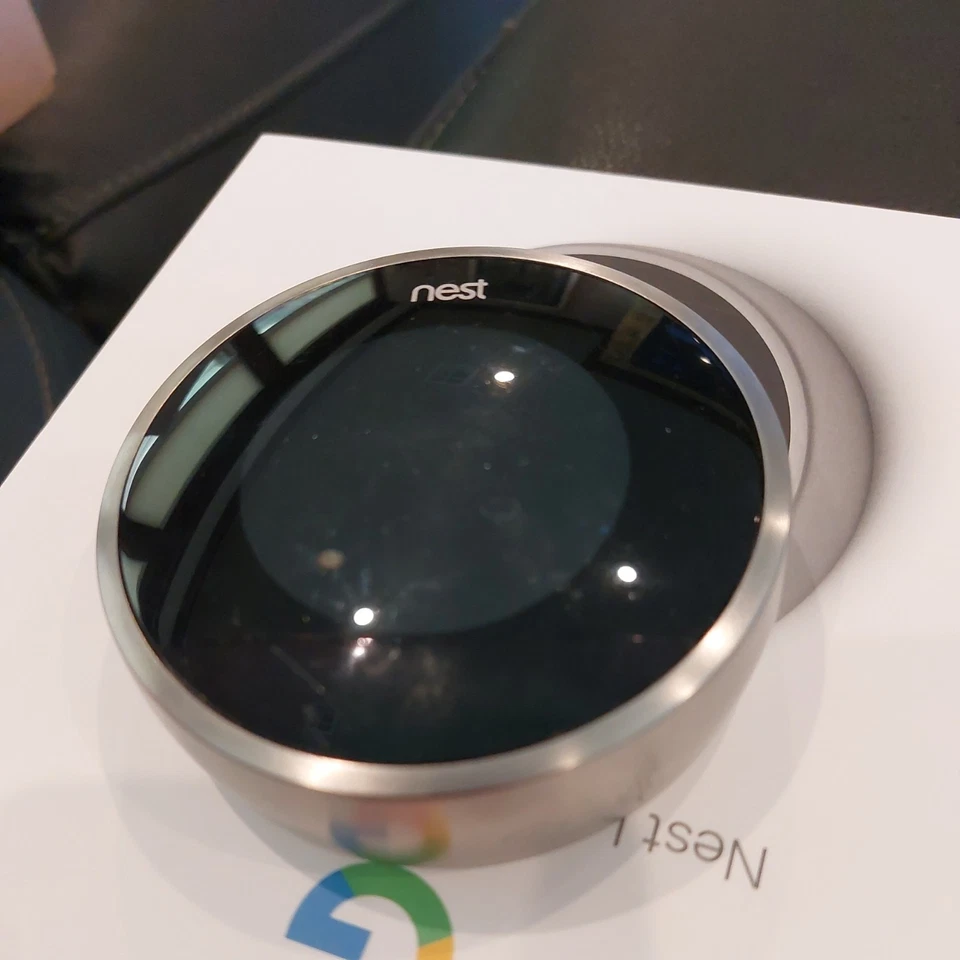 Google Nest 1ª Generación Termostato de Aprendizaje Plateado T100577 Solo Piezas Foto 1 de 3