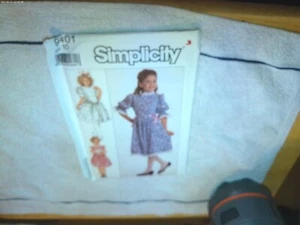 Simplicity Sewing Pattern 9401 Childs Girls Dresses Size 10 - Picture 1 of 1