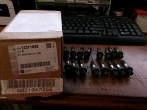 OE GM 12371058 Rocker Studs (Set Of 16) - Picture 1 of 2