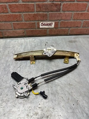 Мотор регулятора правого окна переднего пассажира для Mitsubishi 3000GT 91-95 годов выпуска - Изображение 1 из 4