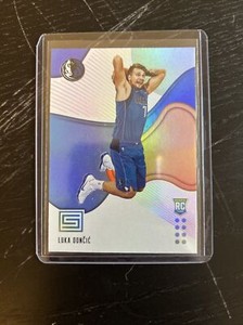 2018-19 Panini Status - Rookies 2 Blue #172 Dallas Mavericks (RC)