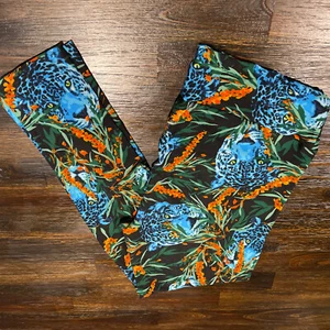 NEW LuLaRoe TC Tall & Curvy Size Leggings Blue Leopard Cheetah Black background - Picture 1 of 3