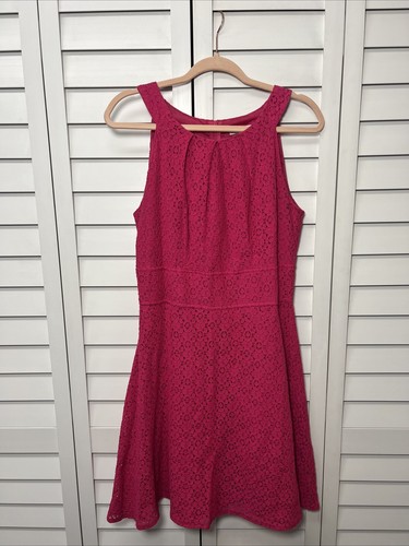 VETEMENTS Abito svasato e aderente in pizzo New York and Company taglia 8 rosa caldo