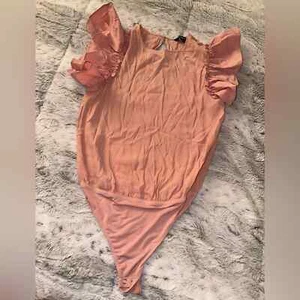 Women's Size Medium Express Blush Pink Ruffle Sleeve Sleeveless Bodysuit - Picture 1 of 6