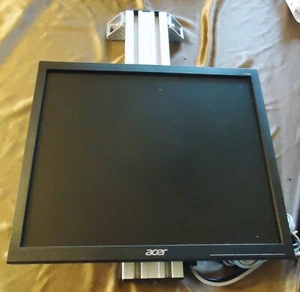 ACER V176L 17" SCREEN W/ HEAVY DUTY ALUMINUM MOUNTING BRACKET. V176L, V176L B - Picture 1 of 8
