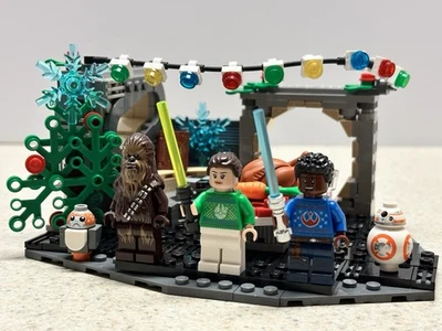 LEGO Star Wars: Millennium Falcon Holiday Diorama (40658) piezas de construcción y minifiguras Foto 1 de 4