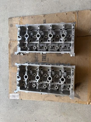 Ford Mustang Cobra 1996-1998 4,6 L OEM culata par B cabezas OEM usado  Foto 1 de 4