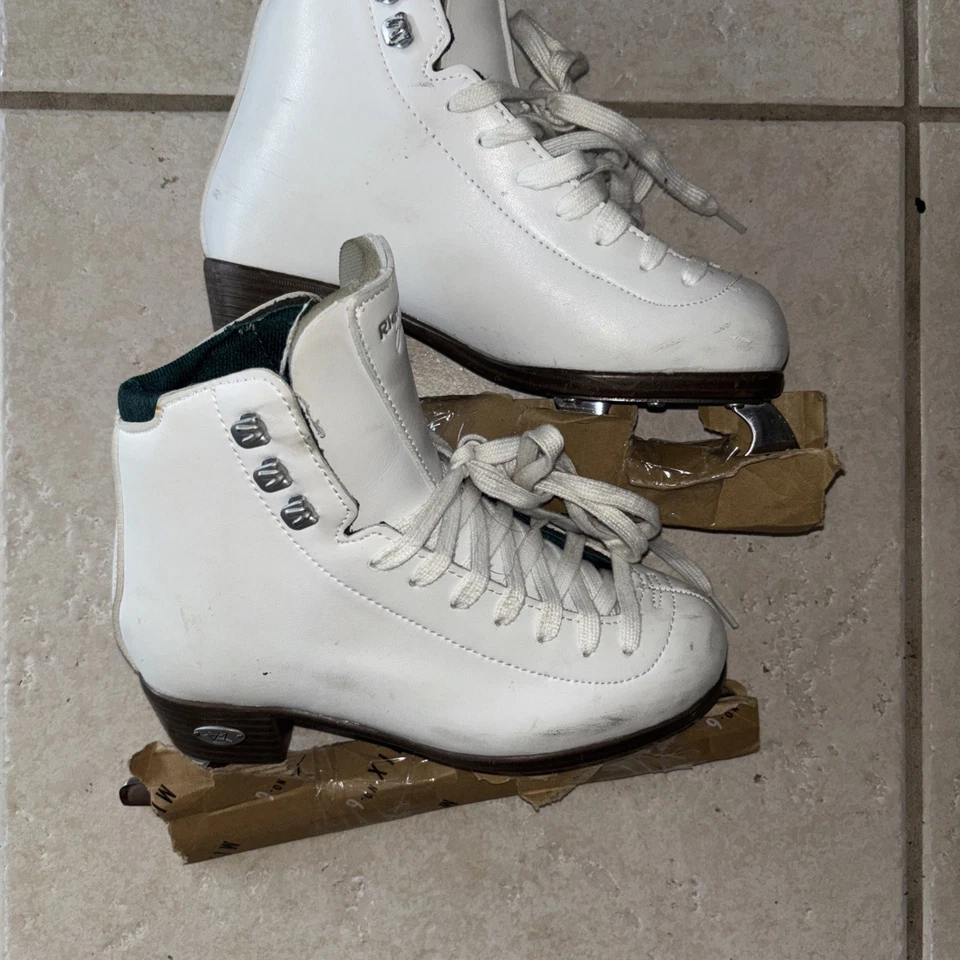 Talla 3 - Patines artísticos Riedell Youth White Ice Foto 1 de 4