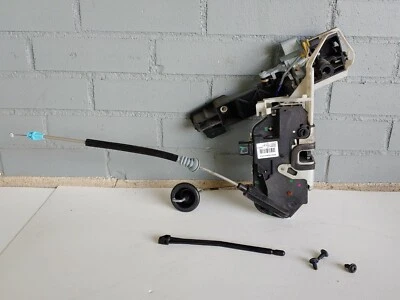 2010-2012 Ford Taurus Rear Passenger Door Latch Handle Back Plate Assembly Lock Foto 1 de 4