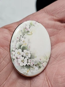 Hand Paint Ceramic Brooch - Picture 1 of 5