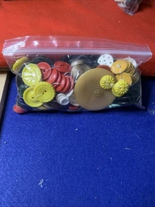 Buttons  - Picture 1 of 4