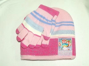 NEW ~STRAWBERRY SHORTCAKE~ KNIT BEANIE HAT AND GLOVE SET - Picture 1 of 1