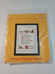 Ginnie Thompson Originals Números de Teléfono de Emergencia Punto de Cruz Kit 1978 - Imagen 1 de 2