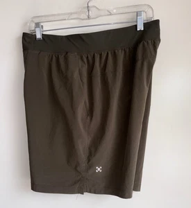 Lululemon T.H.E. Linerless Shorts Herren Large dunkeloliv - Bild 1 von 10