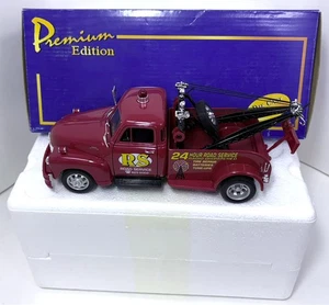 Welly Premium Edition 1/24 Scale 1953 Chevy Tow Truck Wrecker - Picture 1 of 2