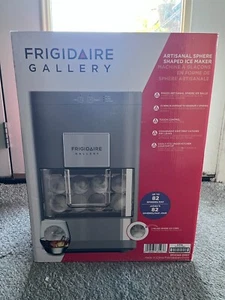 Frigidaire Gallery Máquina de Hielo Esfera Transparente Artisinal, Control Táctil, Gris - NUEVA - Imagen 1 de 2