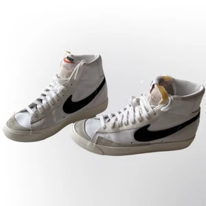 Talla 6.5 - Nike Blazer 77 Vintage Medio Blanco Negro W - Imagen 1 de 5