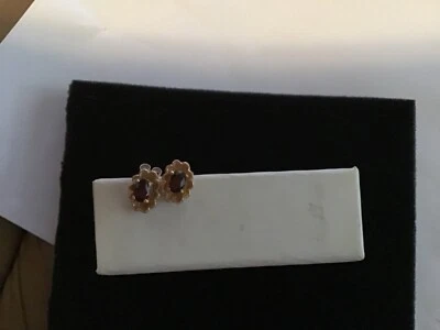 BRINCOS GENUÍNOS DE OURO AMARELO 14k com pino de granada poste de flores - Imagem 1 de 3