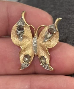Spilla farfalla Trifari corona vintage spilla strass fumè piccola - Foto 1 di 7
