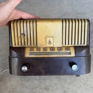 Radio da tavolo Emerson modello 561A a valvole BACHELITE THE MODERN si accende - Foto 1 di 12